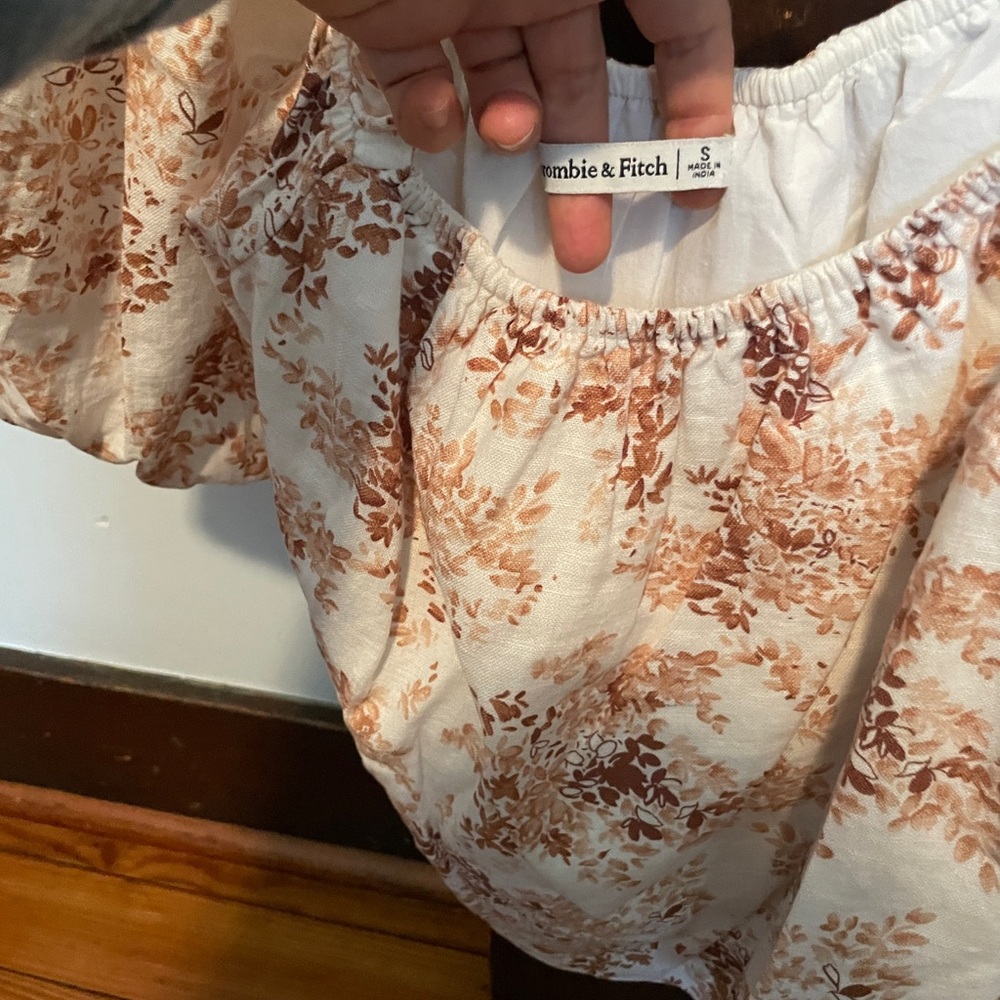 Abercrombie & Fitch Floral linen top